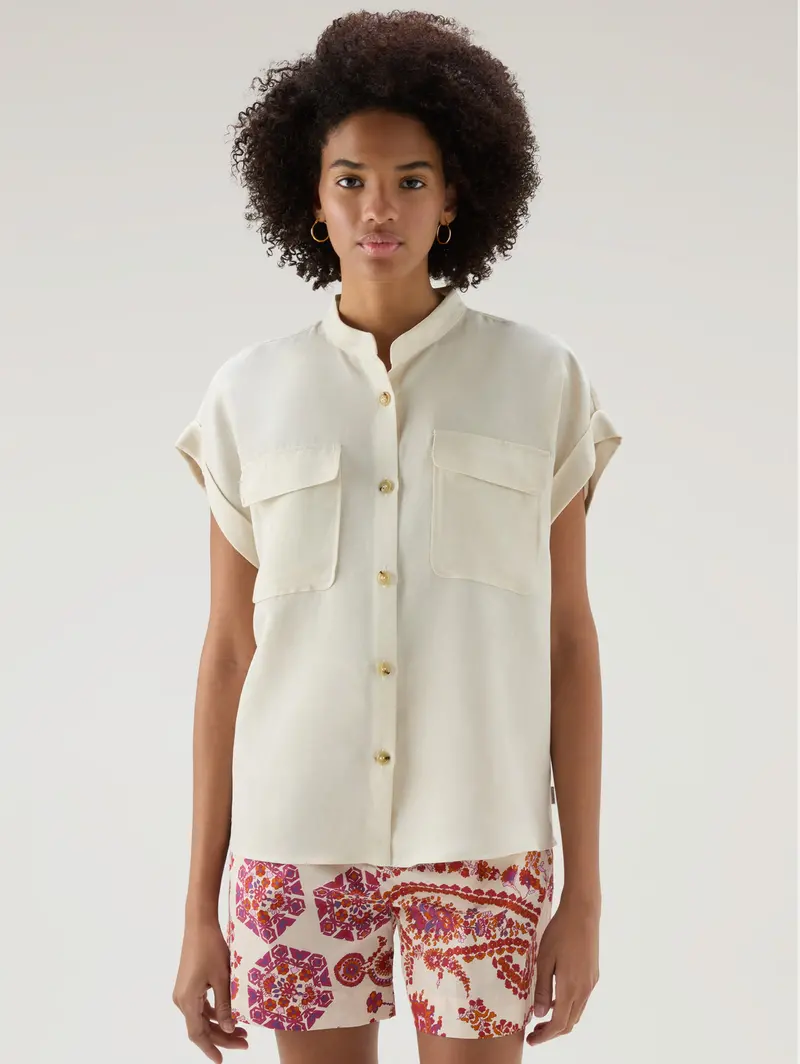 Cream Button-Cuff Shirt With Tailored Fit 1