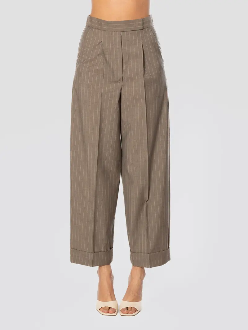 High-Waisted Houndstooth Wool Trousers In Hazelnut 1