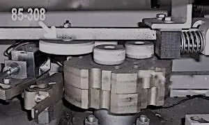 Large-Disk Self-Centering Plunger Bar Rollers (Model 85-308) 1