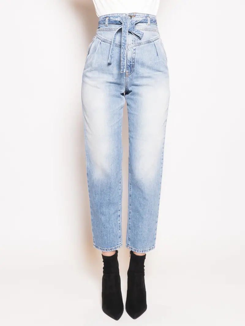 Nocino Blue Carrot-Fit Jeans With Matching Belt 1