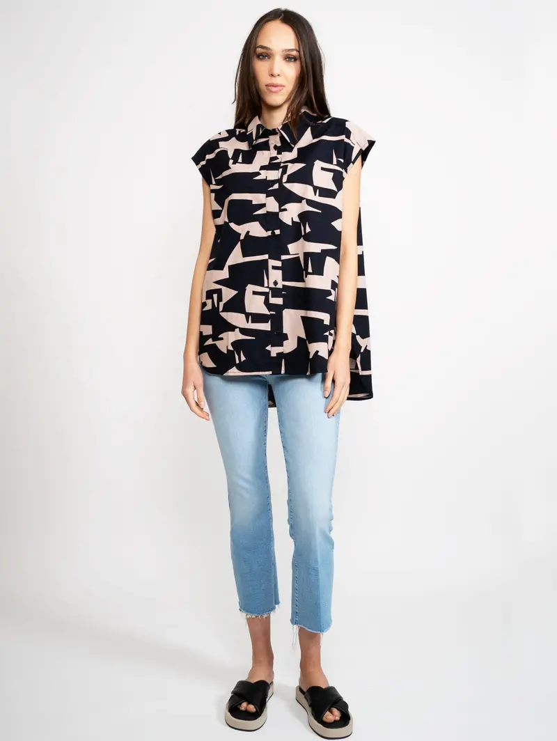 Oversized Sleeveless Shirt In Black And Pink 1