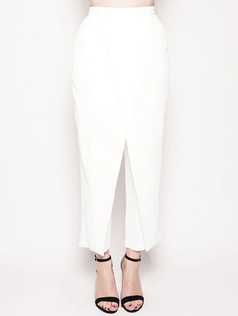 White Carrot-Fit Trousers 1