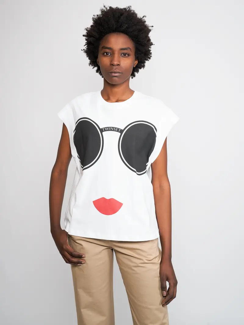 White Graphic-Print T-Shirt 1